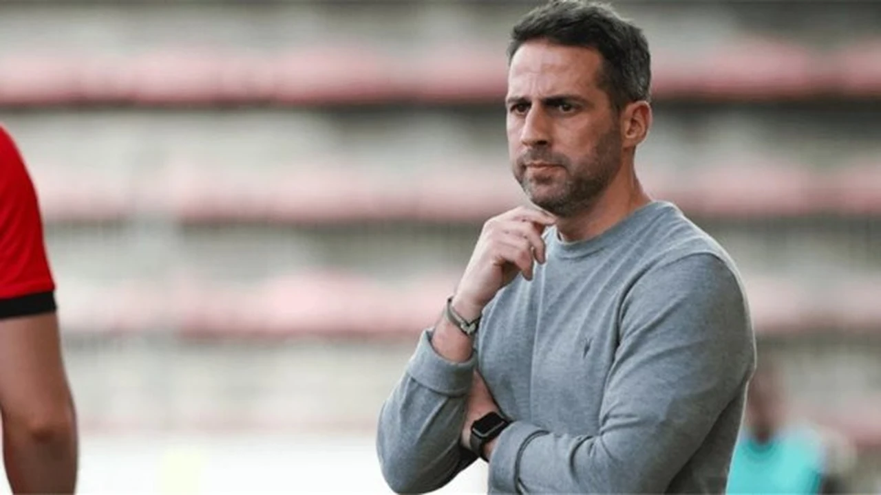 فيريرا يؤكد تعثر تواصله مع الزمالك بسبب فواتير مالية غير مسددة تعيق شرح الفيديو للاعبين